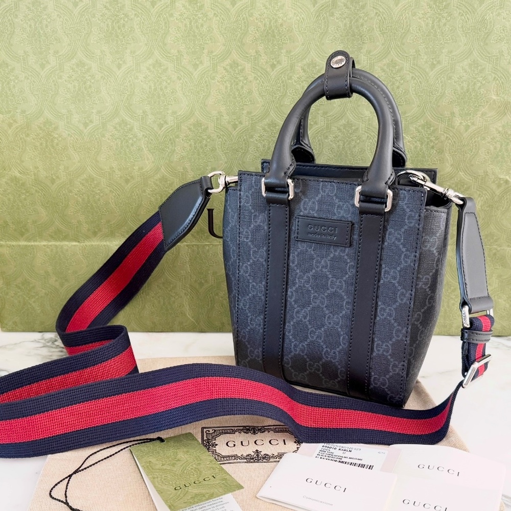 Gucci 696010 GG Supreme‎ Mini Logo Black Shoulder Bag